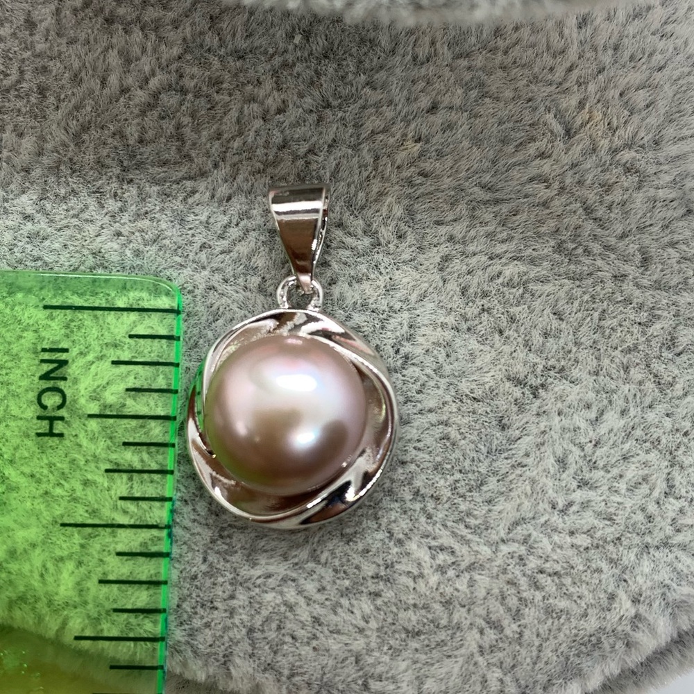 Natural Freshwater Pearl Necklace - Picture 6 of 6